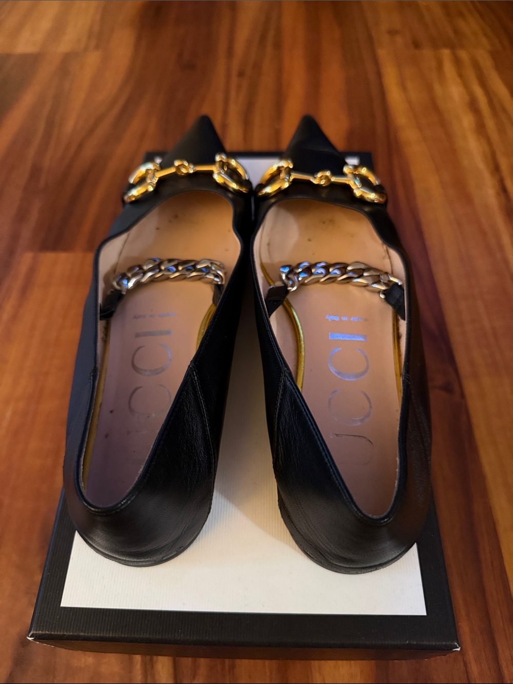 Gucci Black Leather Pointed-Toe Flats with Gold Horsebit Chain - Picture 3 of 8